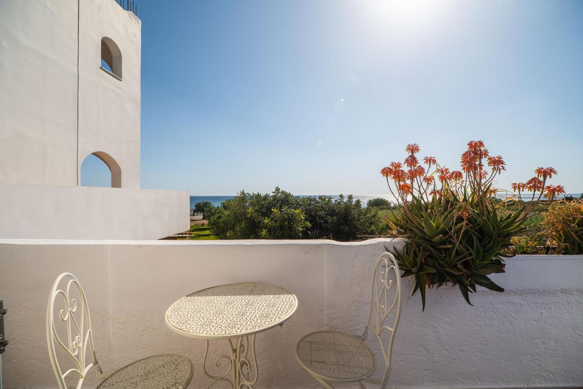 Babis & Popi Rooms And Studios Frangocastelo Exterior photo